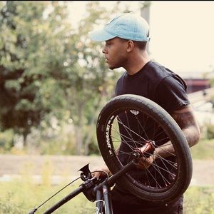 Meet your Posher, Victor